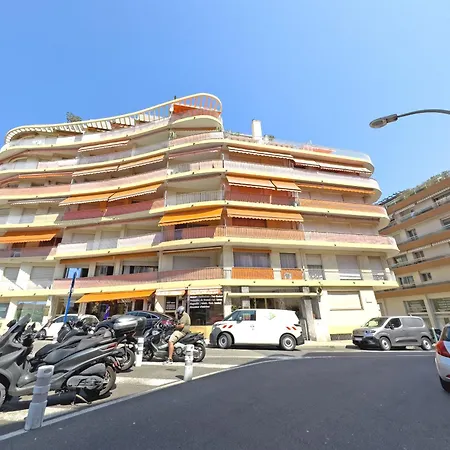 Center Massena Apartment